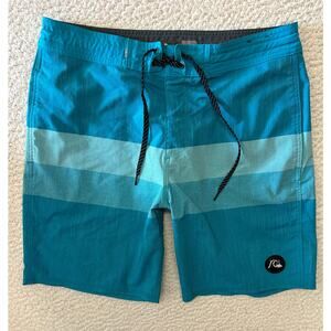 Quiksilver Mens Boardshorts Shorts Size 32